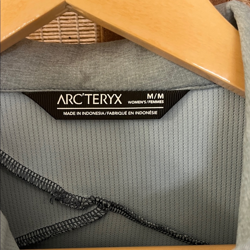 Arc'teryx Slate Blue Taema Hooded Jacket - Picture 2 of 8